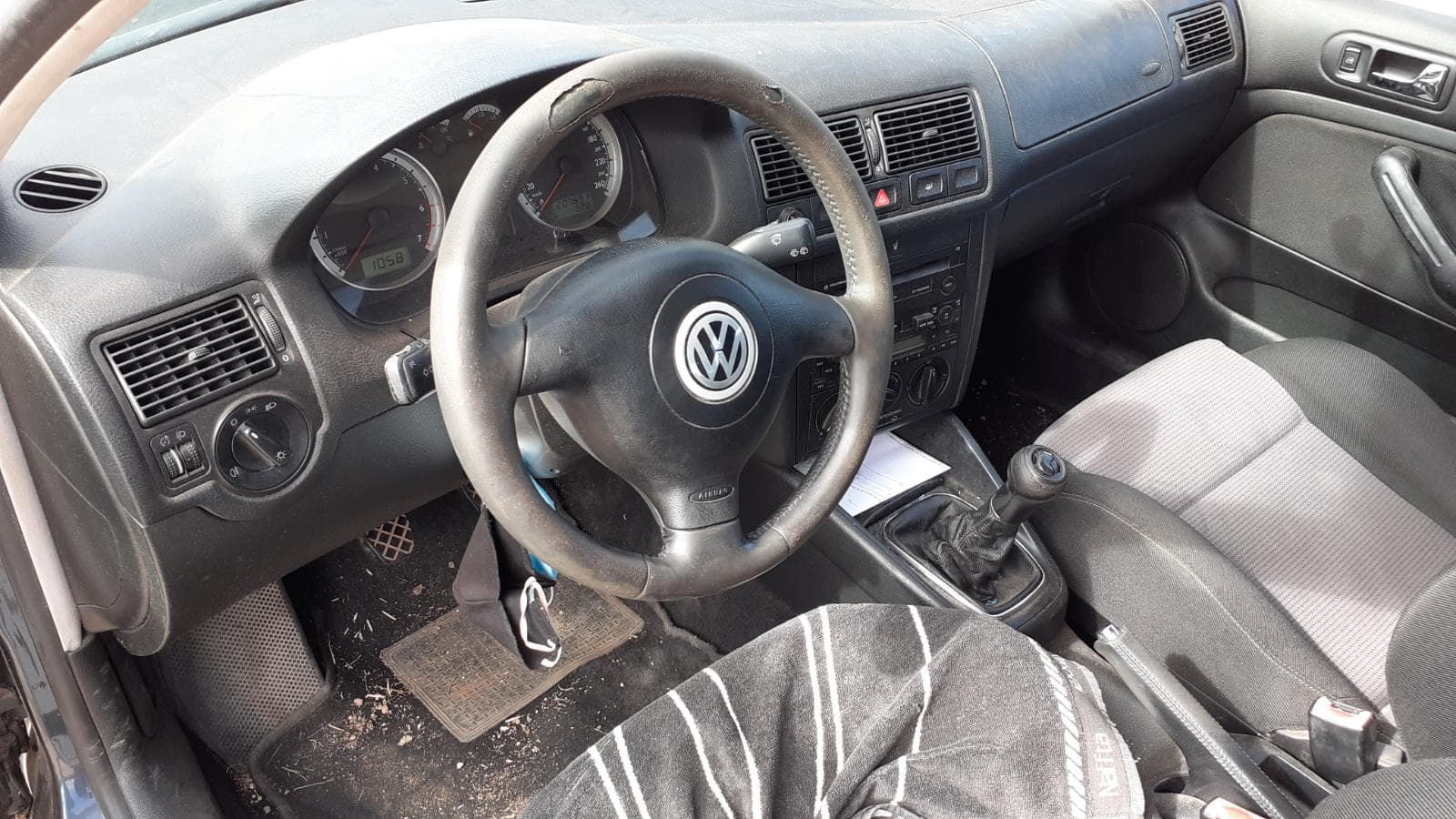 Volkswagen Golf — image 10