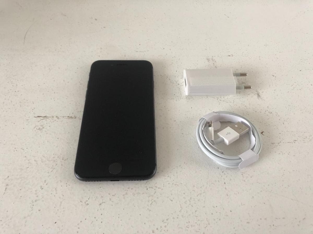 Iphone 8 64GB — image 7