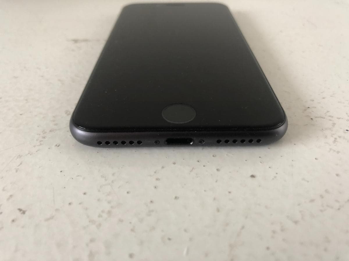 Iphone 8 64GB — image 6