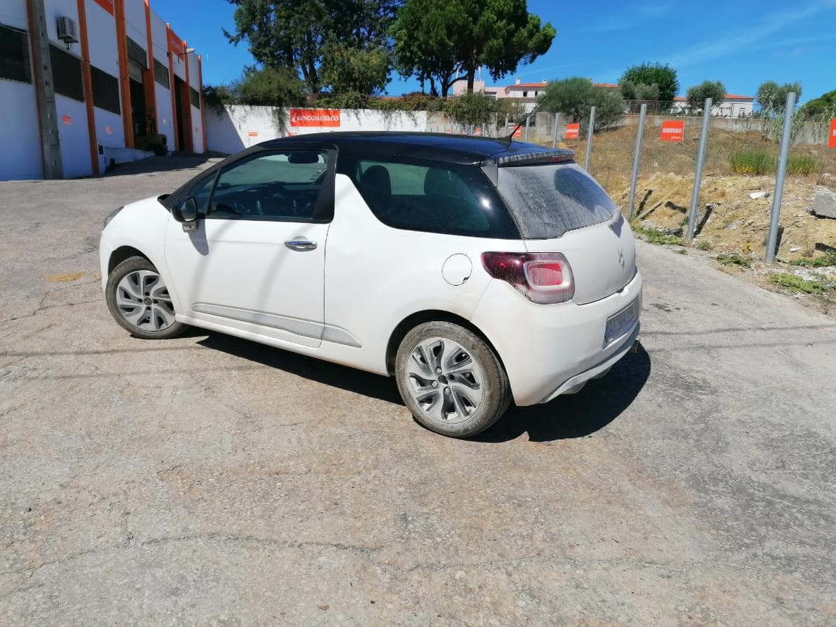 Citroën DS3 · Ano 2015 — imagen 7