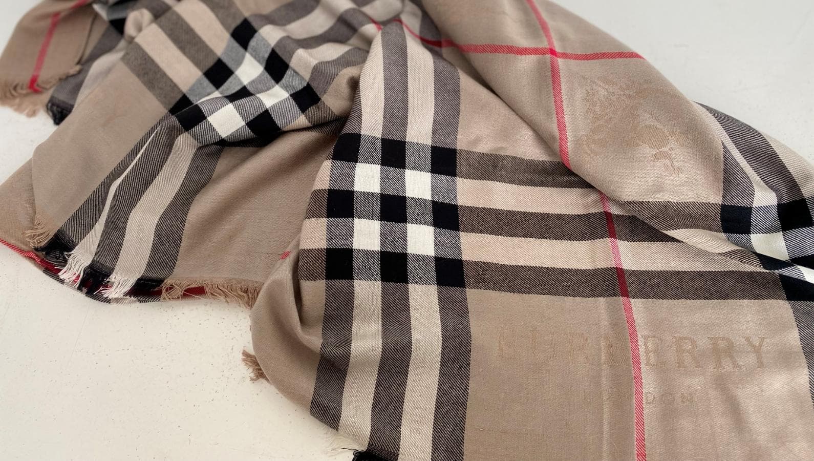 Lenço écharpe BURBERRY — imagen 2