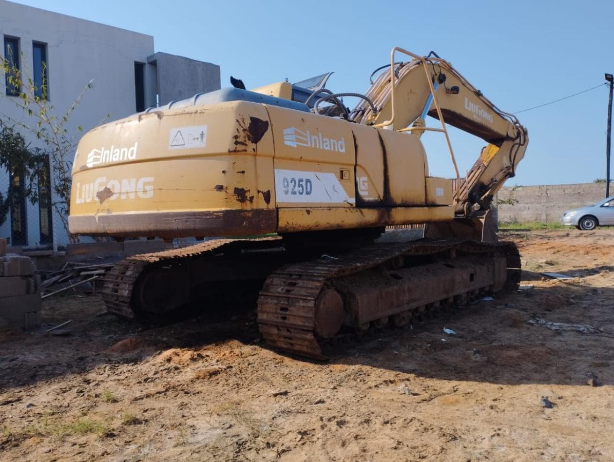 Escavadeira LIUGONG CLG925D — image 1