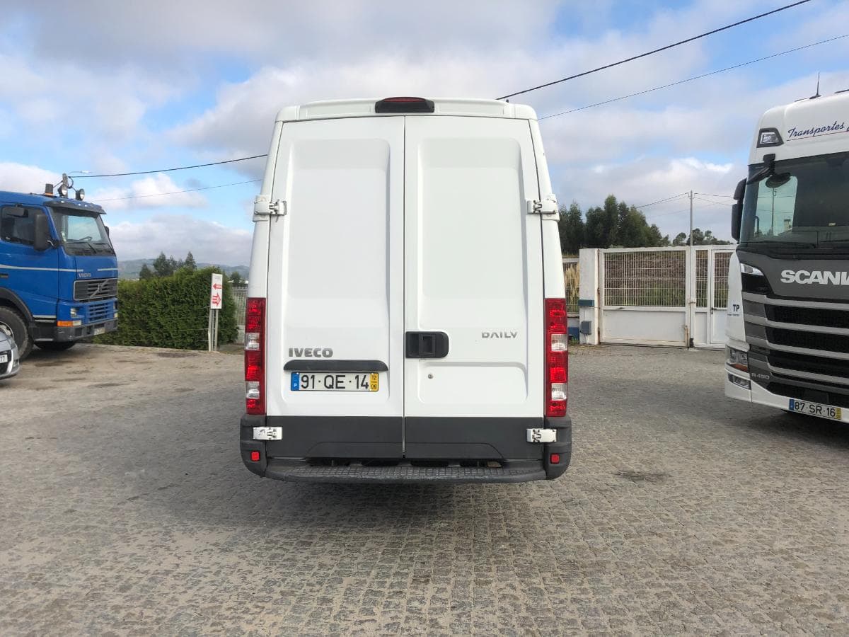 Iveco Daily 35C15 · Ano 2012 — image 6