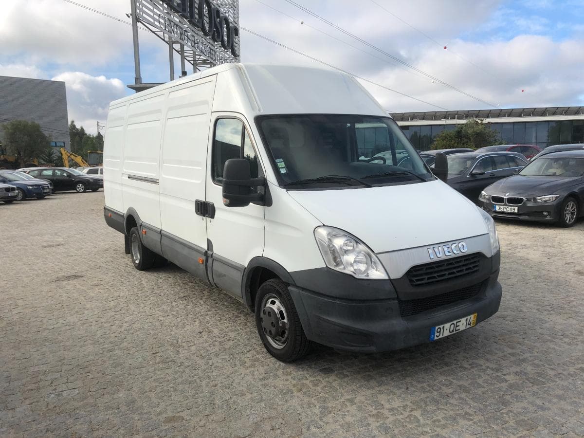 Iveco Daily 35C15 · Ano 2012 — image 1