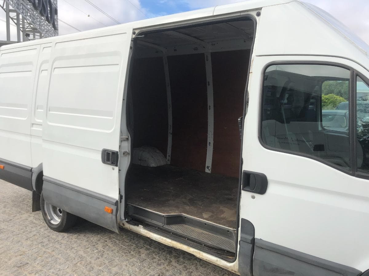 Iveco Daily 35C15 · Ano 2012 — image 5