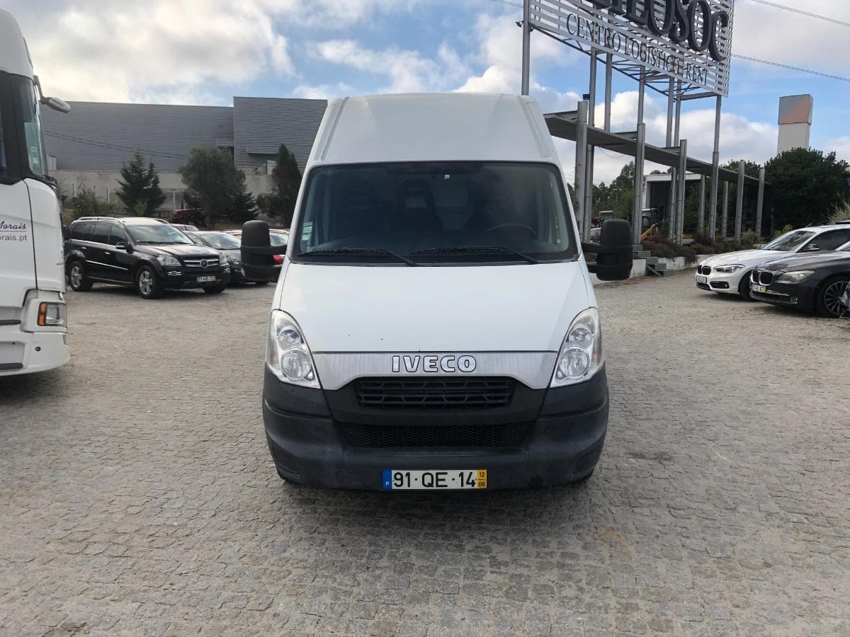 Iveco Daily 35C15 · Ano 2012 — image 2