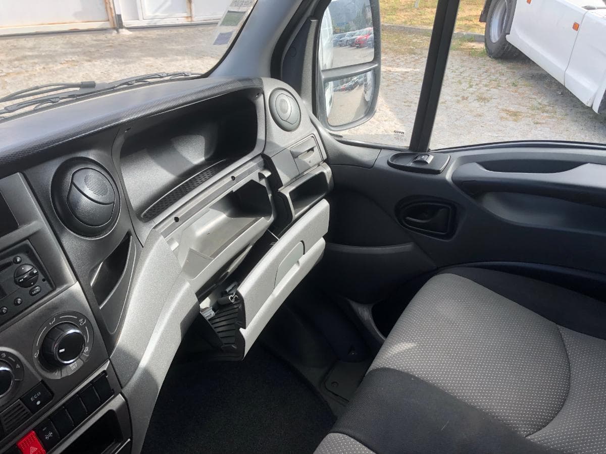 Iveco Daily 35C15 · Ano 2012 — image 25