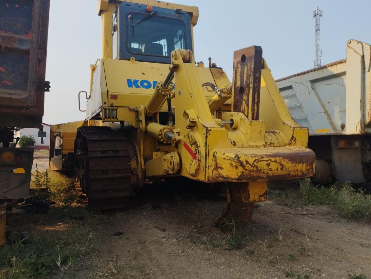 Bulldozer Komatsu D275A — image 4