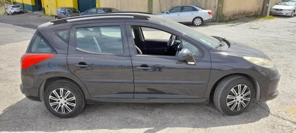 Peugeot 207 1.6HDI · Ano 2008 — imagem 11