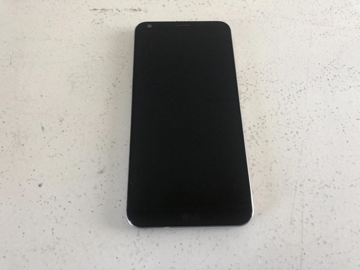 Telemóvel  LG Q6
