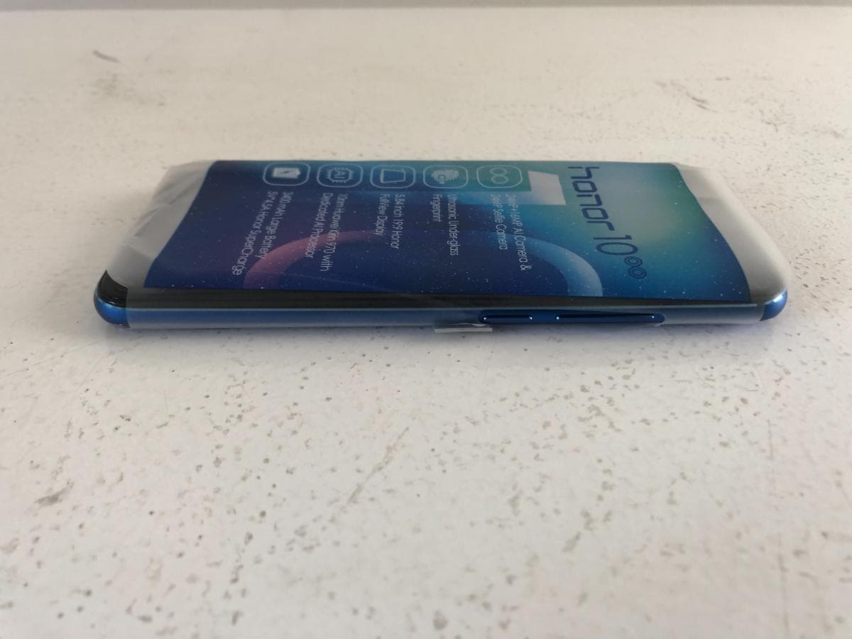 Mobile phone  Honor 10 — image 4