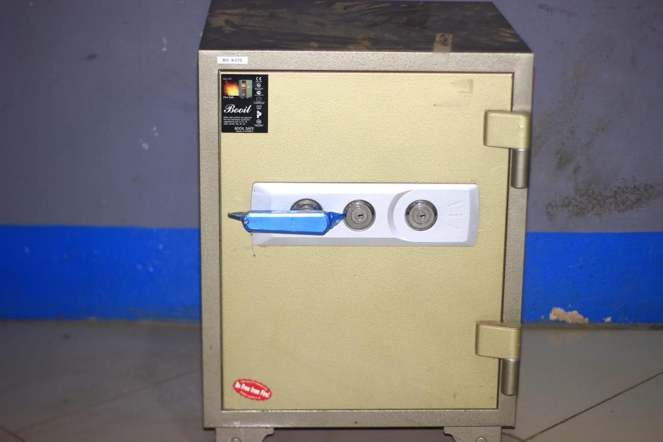 Caja fuerte ·