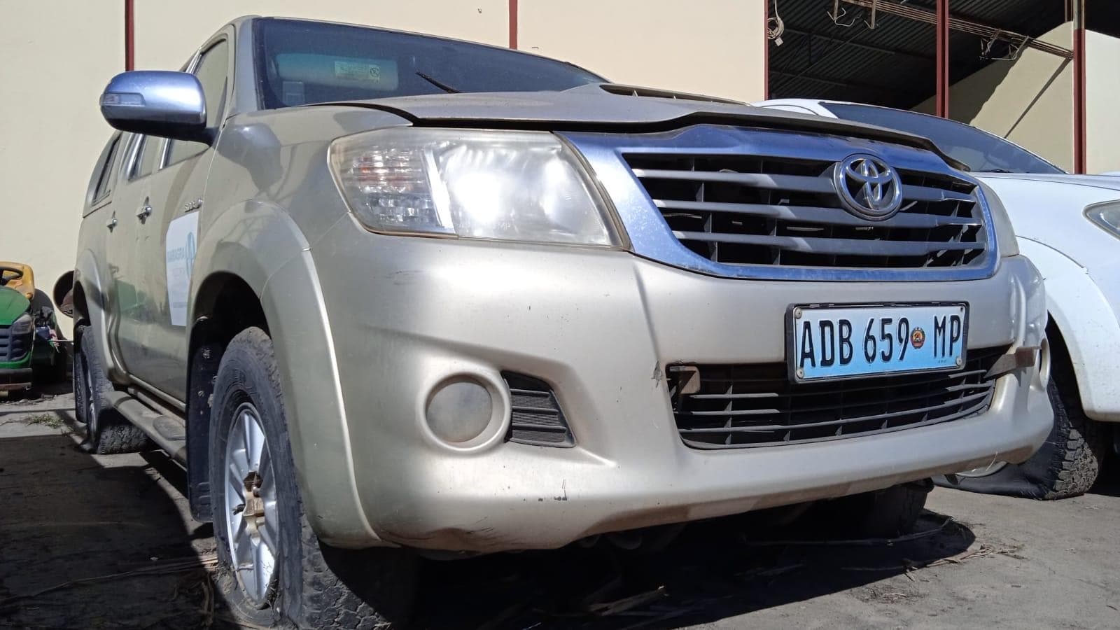 Toyota Hilux ·