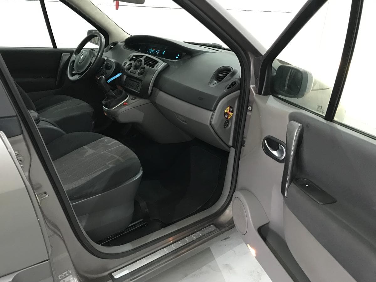 Renault Scénic 1.5DCI · Ano 2004 — image 27