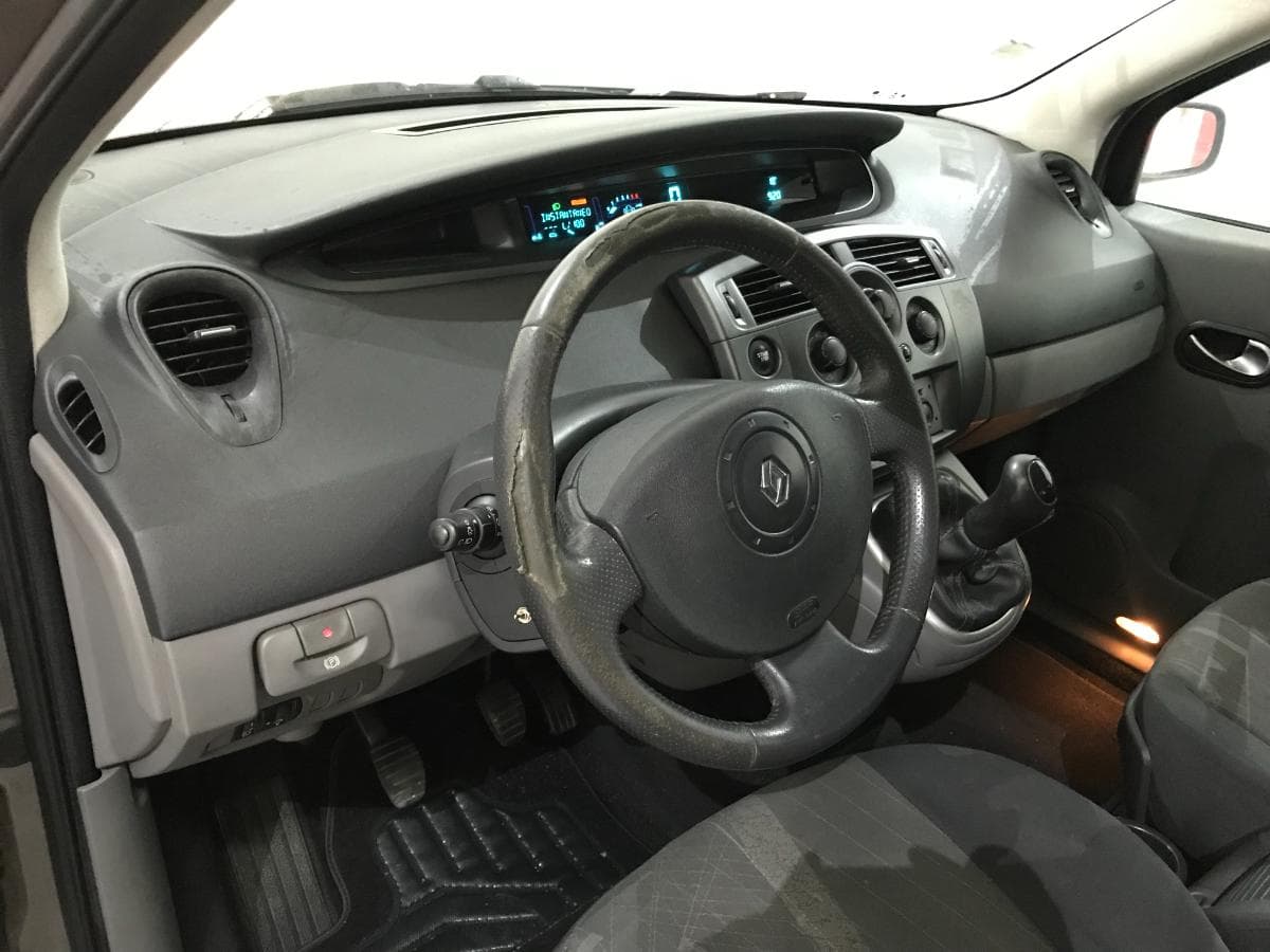 Renault Scénic 1.5DCI · Ano 2004 — image 36