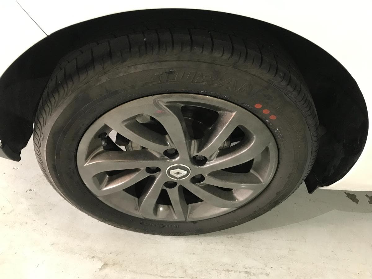 Renault Mégane 1.5 DCI · Ano 2016 — imagen 15