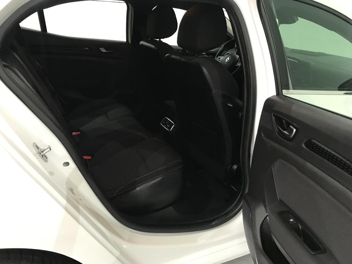 Renault Mégane 1.5 DCI · Ano 2016 — imagen 22