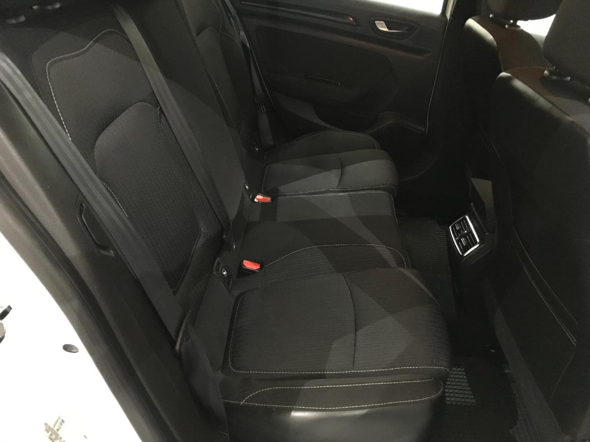 Renault Mégane 1.5 DCI · Ano 2016 — imagen 21