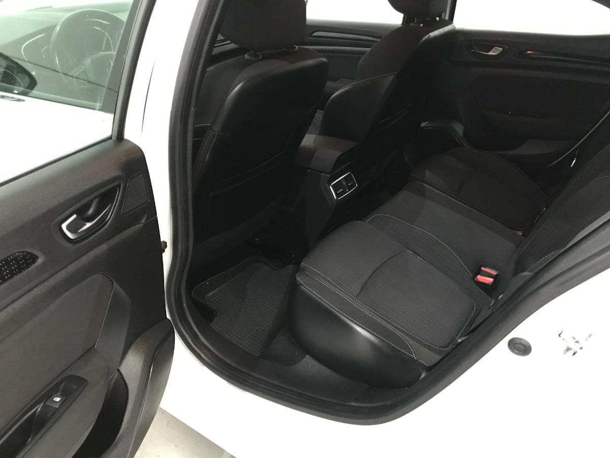 Renault Mégane 1.5 DCI · Ano 2016 — imagen 23