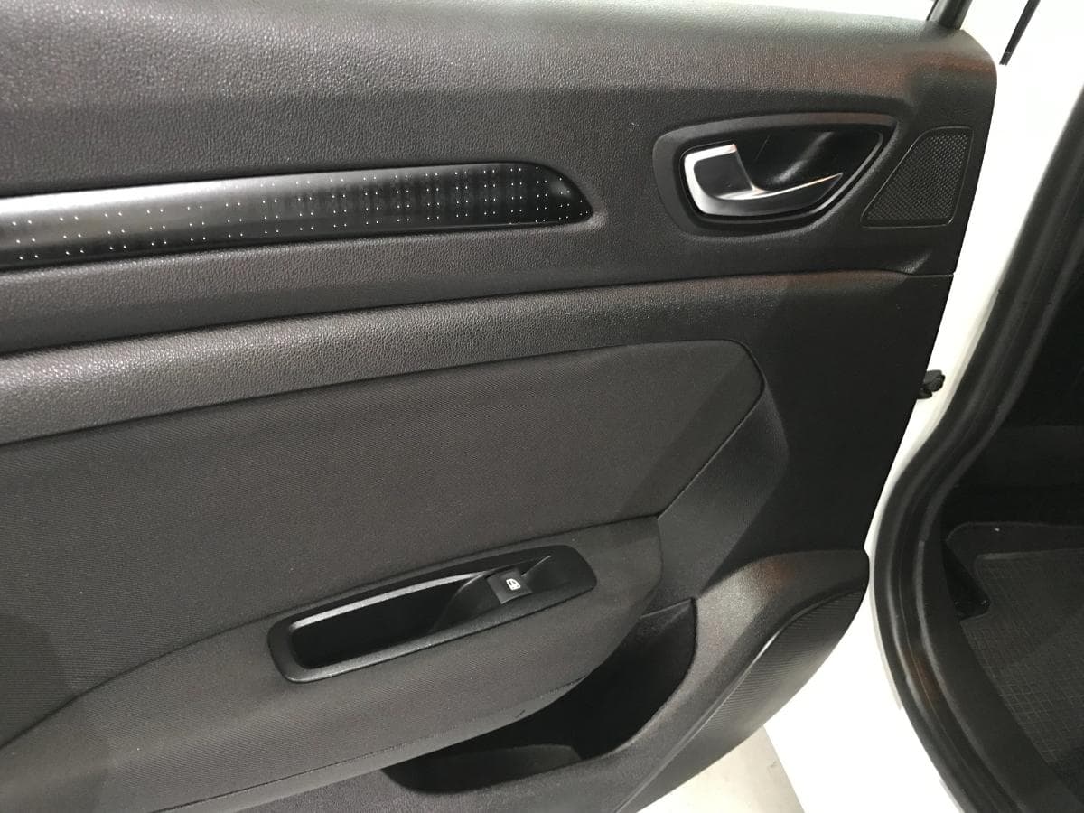 Renault Mégane 1.5 DCI · Ano 2016 — imagen 27