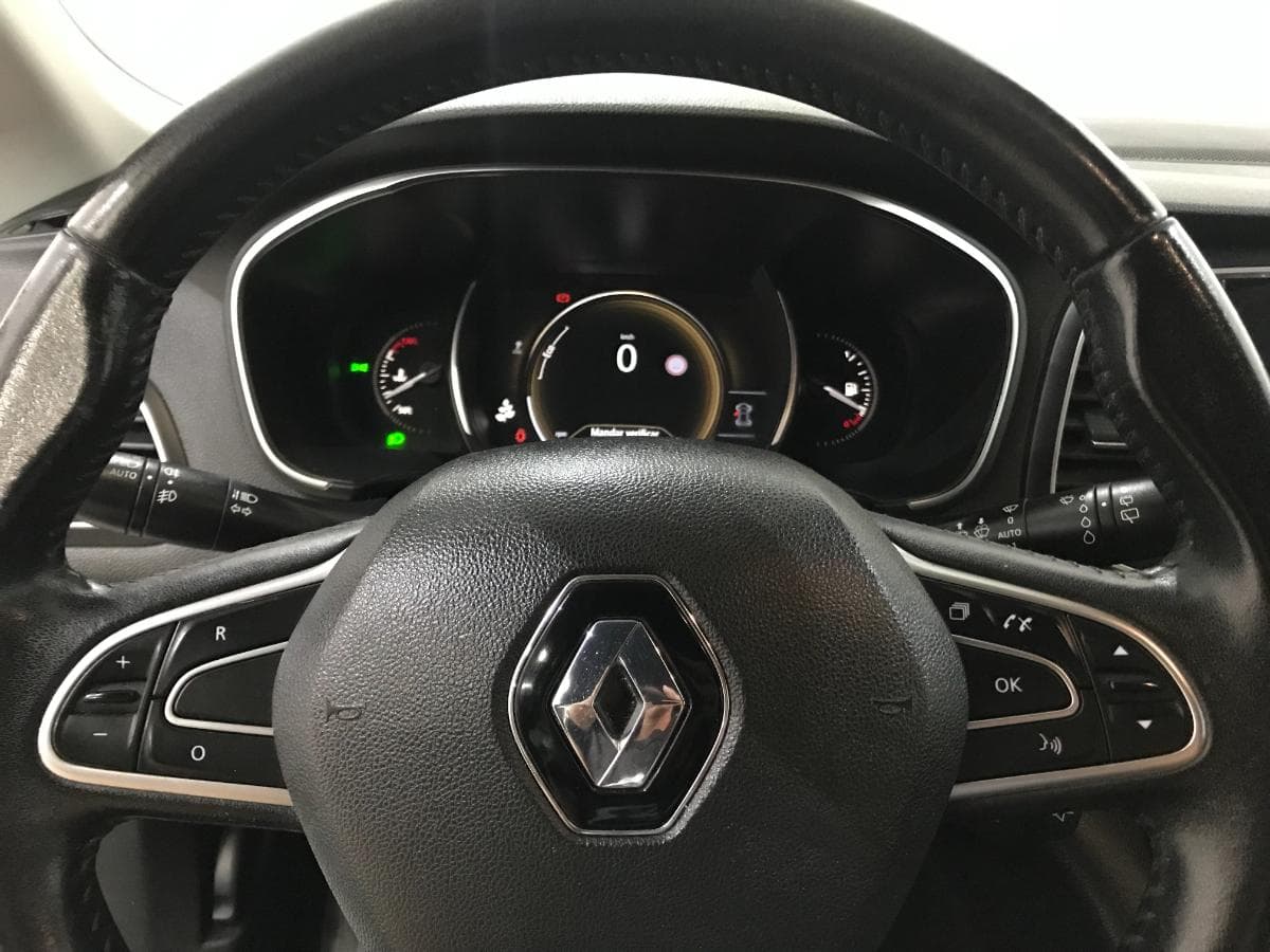 Renault Mégane 1.5 DCI · Ano 2016 — imagen 32