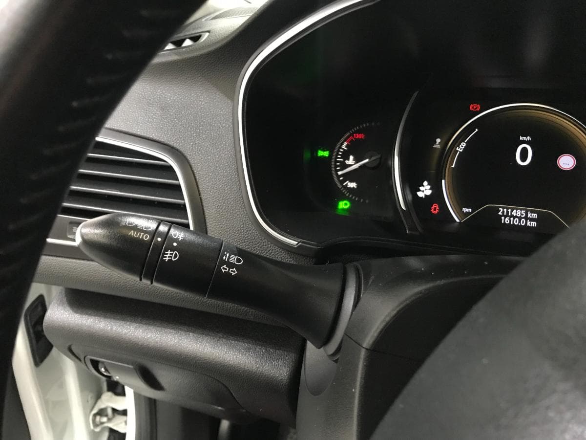 Renault Mégane 1.5 DCI · Ano 2016 — imagen 36
