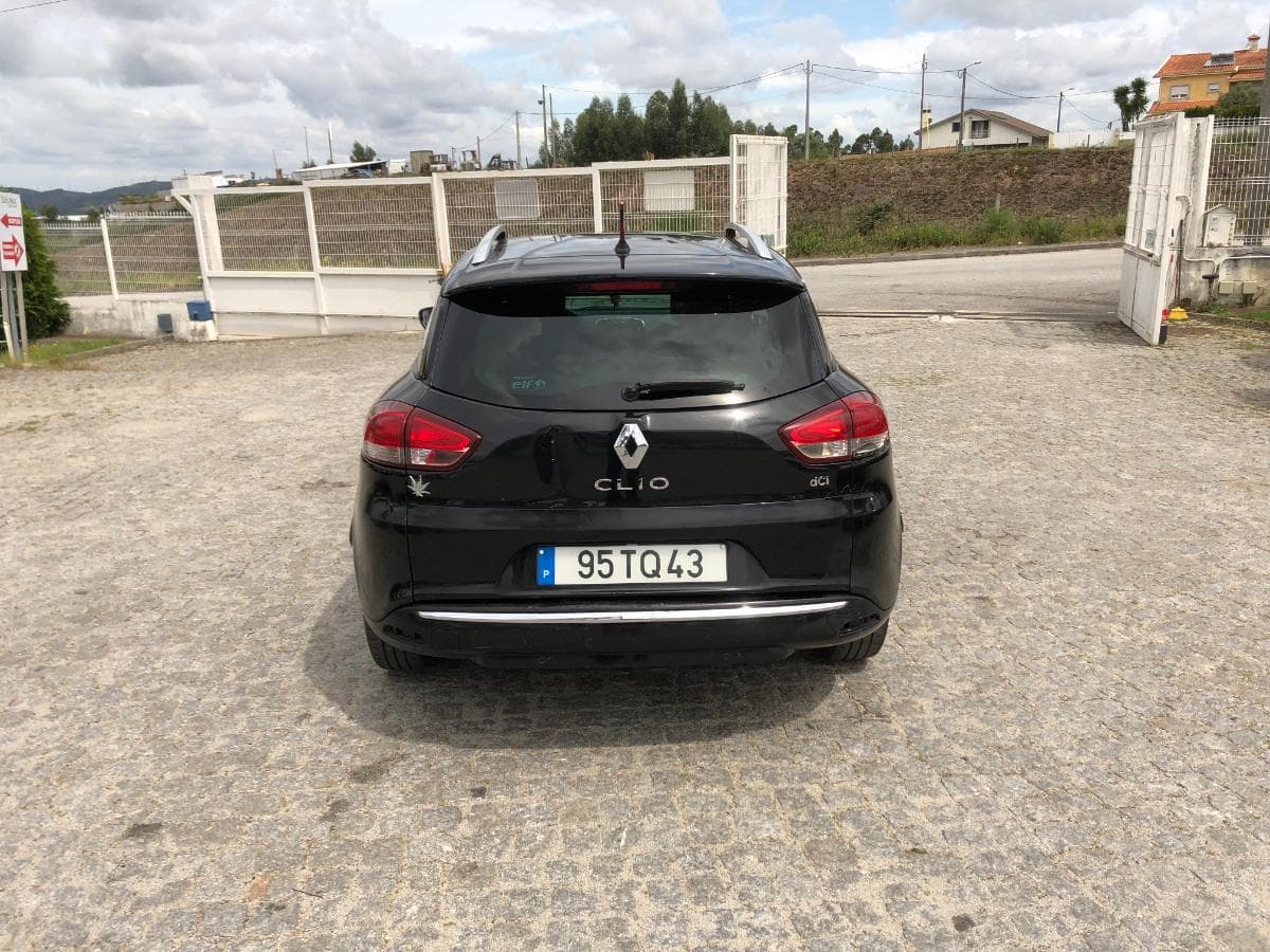 Renault Clio 1.5DCI · Ano 2014 — image 7