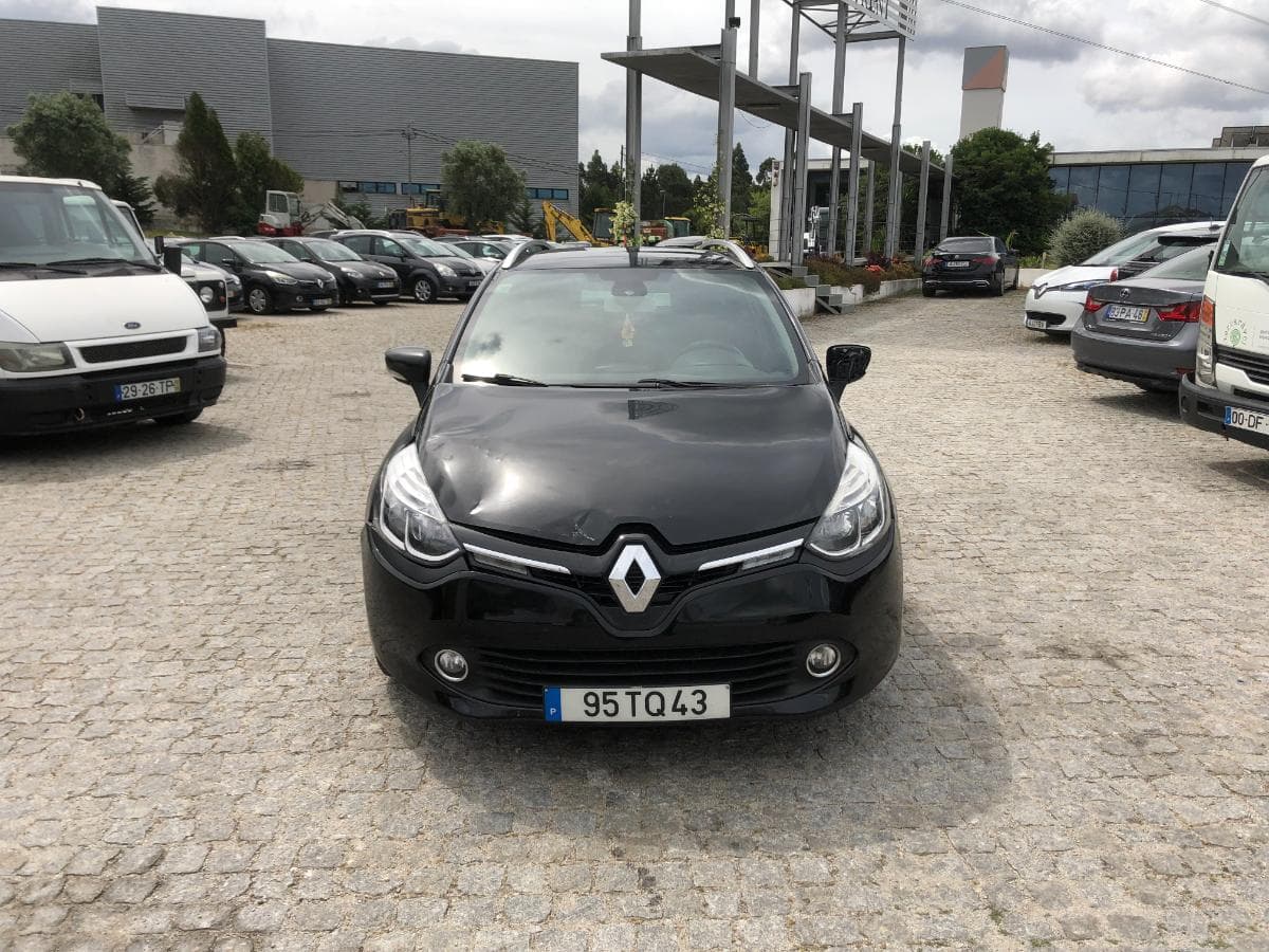 Renault Clio 1.5DCI · Ano 2014 — image 3