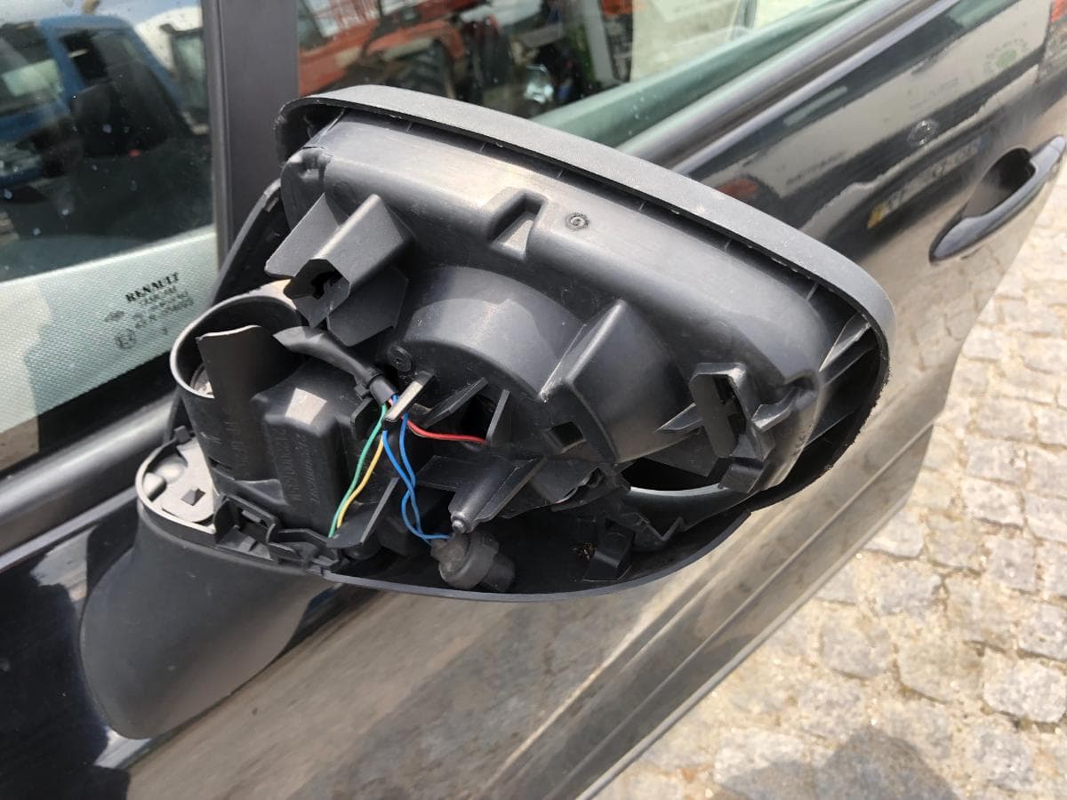 Renault Clio 1.5DCI · Ano 2014 — image 17