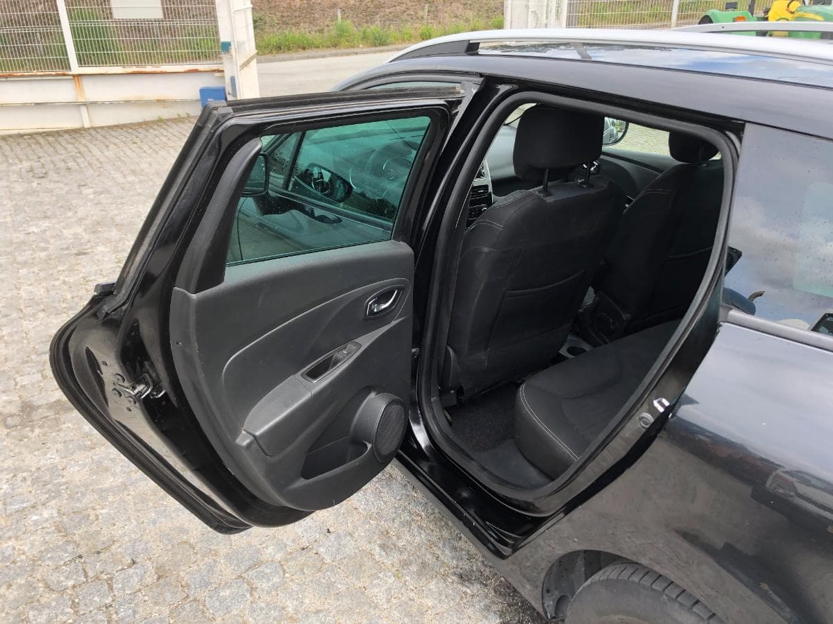 Renault Clio 1.5DCI · Ano 2014 — image 23