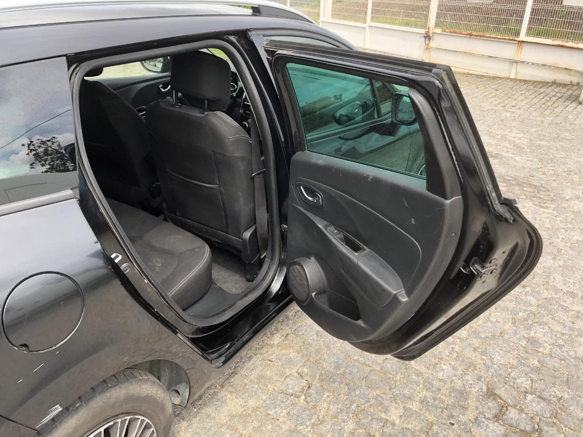 Renault Clio 1.5DCI · Ano 2014 — image 24