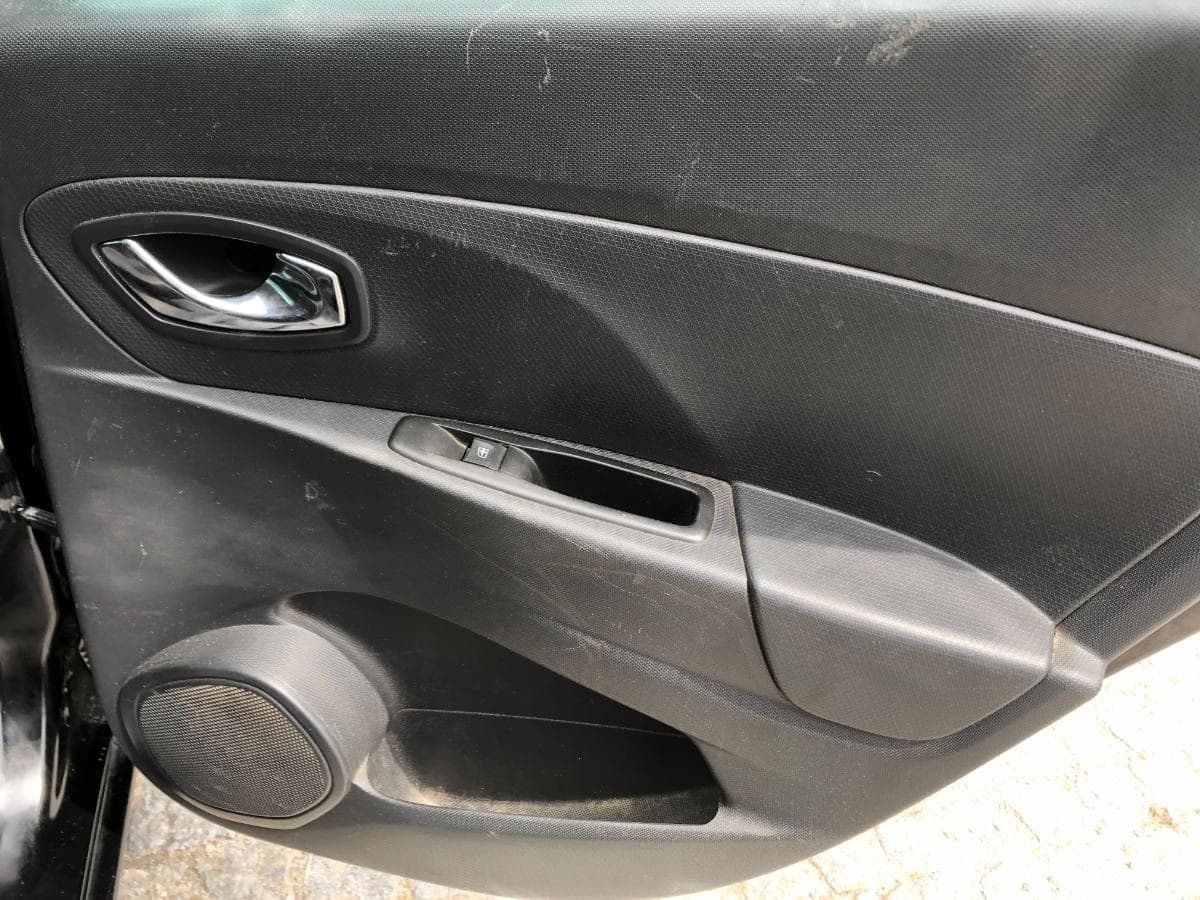 Renault Clio 1.5DCI · Ano 2014 — image 29