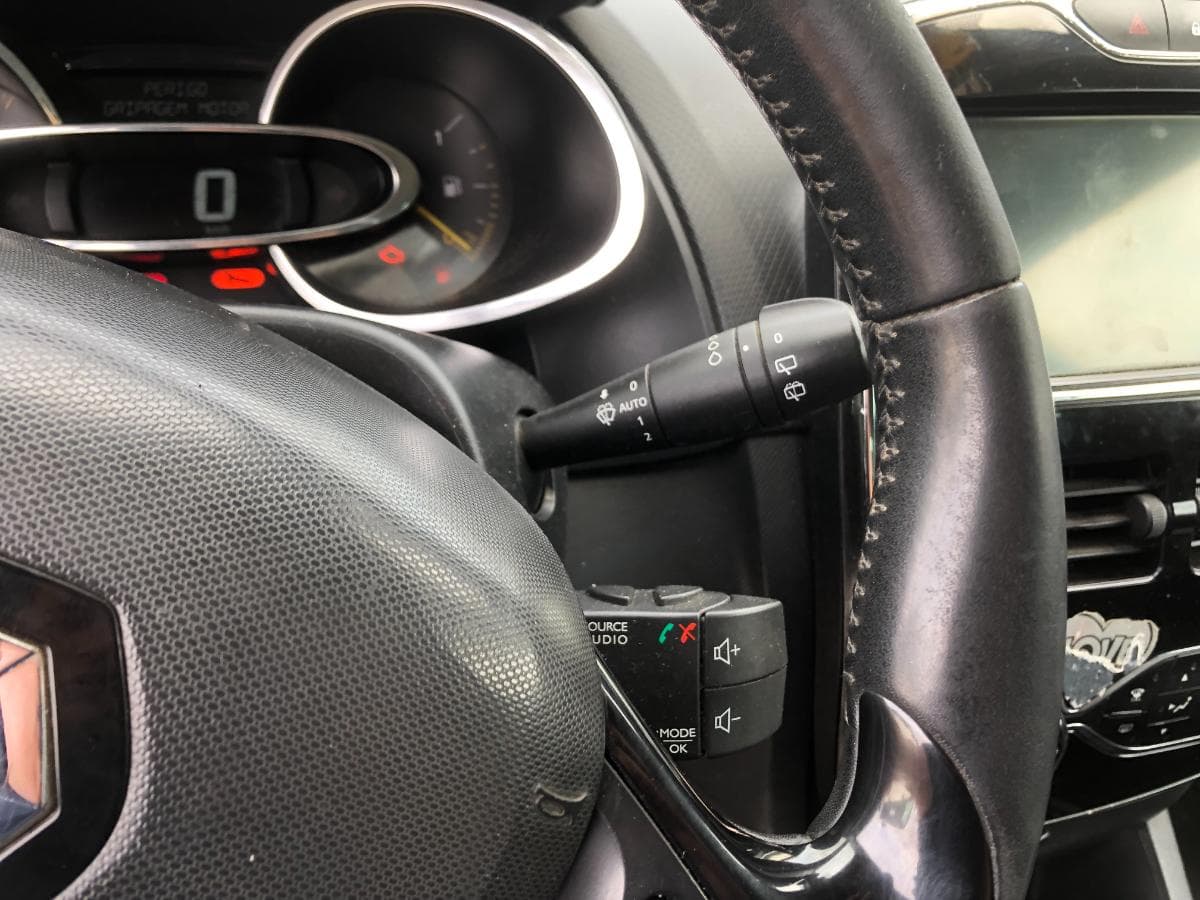 Renault Clio 1.5DCI · Ano 2014 — image 32