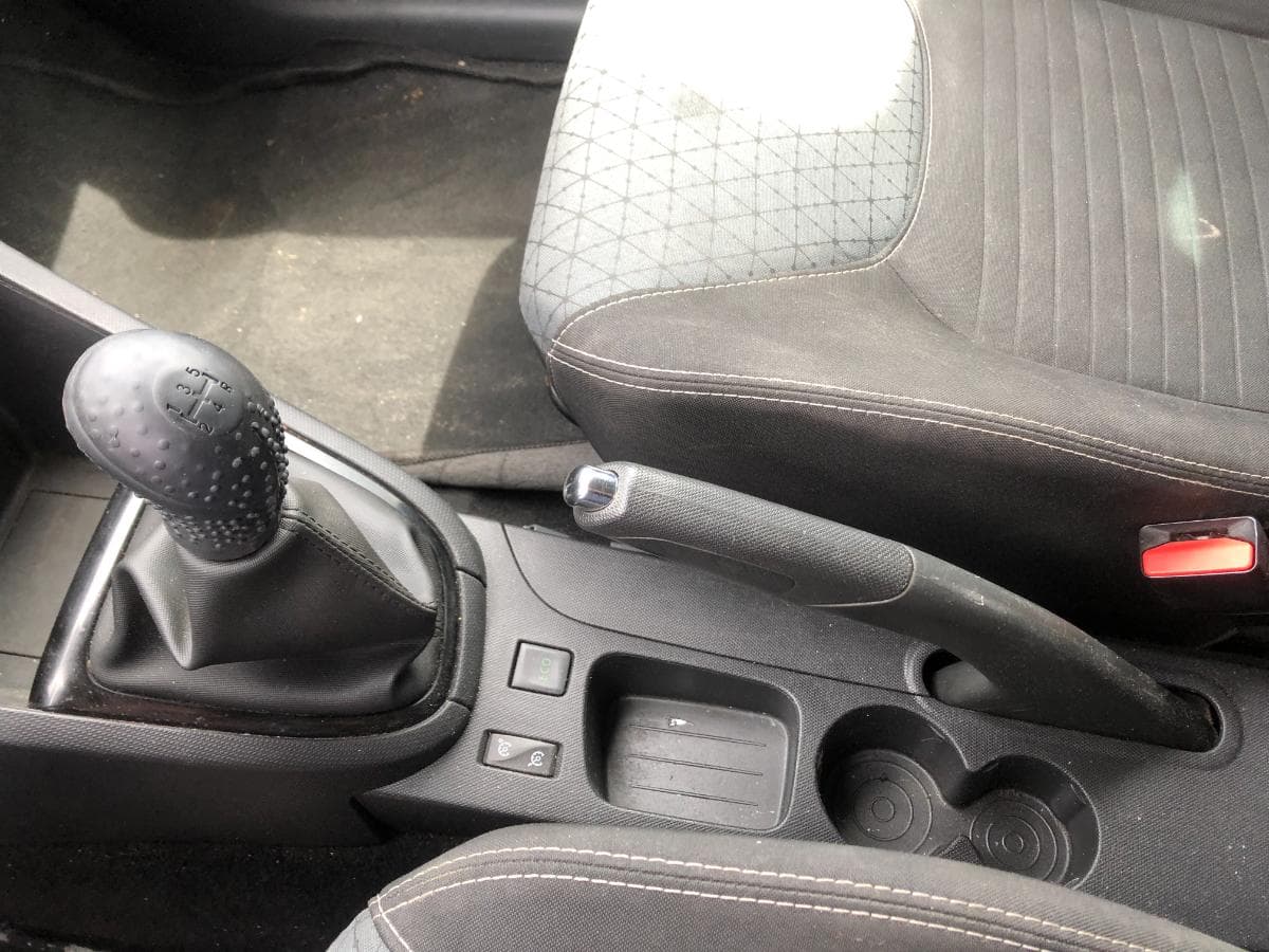 Renault Clio 1.5DCI · Ano 2014 — image 34
