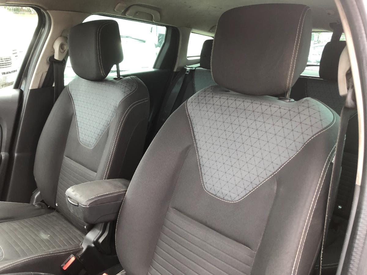 Renault Clio 1.5DCI · Ano 2014 — image 37