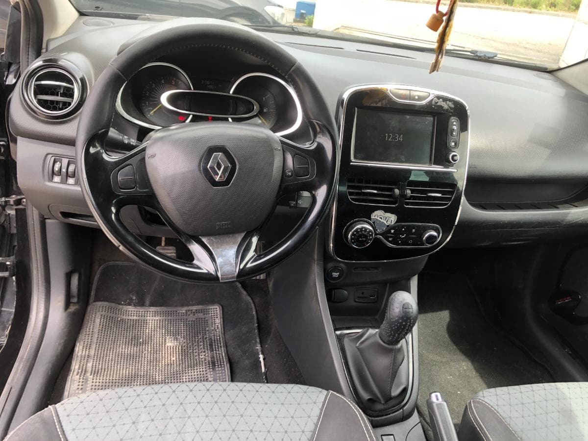 Renault Clio 1.5DCI · Ano 2014 — image 41