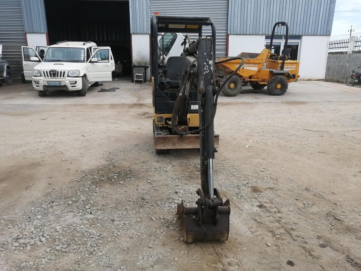 Mini escavadeira 1.5ton · — image 2