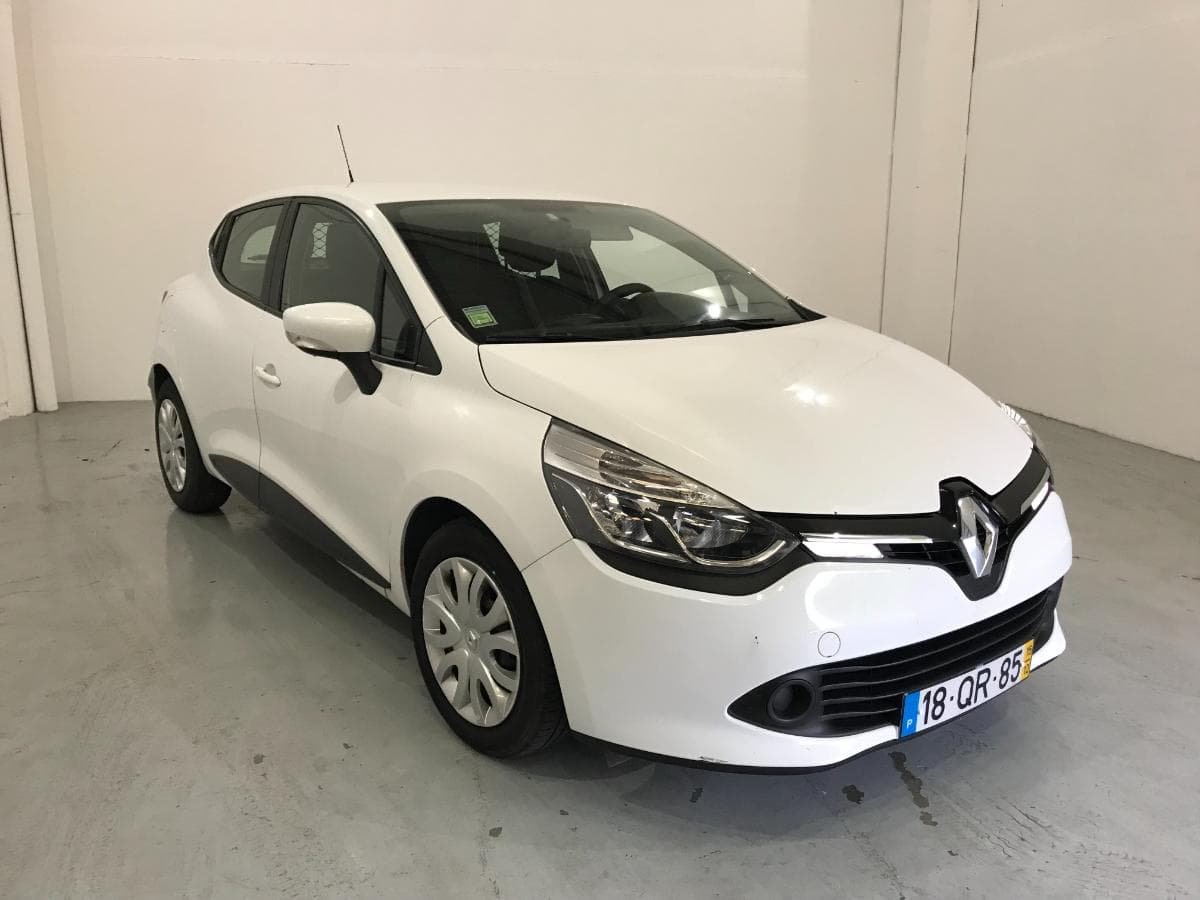 Renault Clio 1.5DCI · Ano 2015 — image 3
