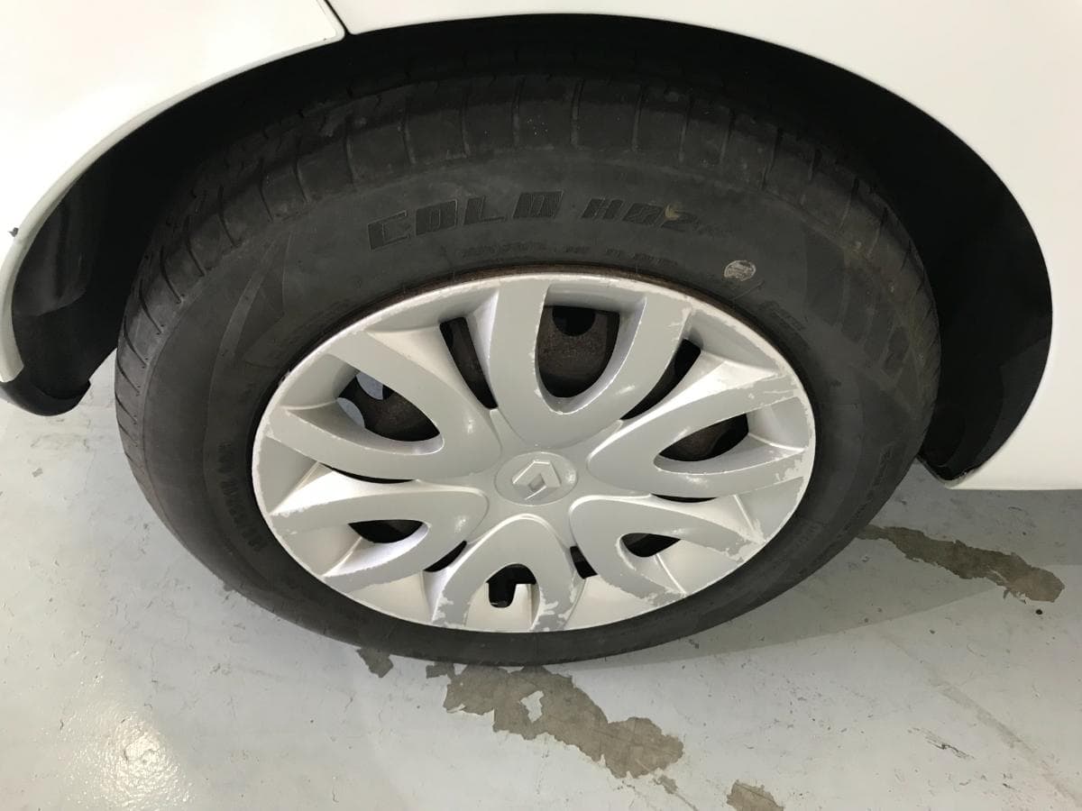 Renault Clio 1.5DCI · Ano 2015 — image 21