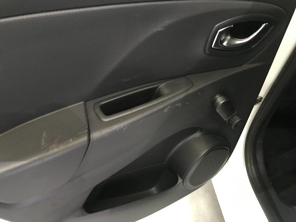 Renault Clio 1.5DCI · Ano 2015 — image 29