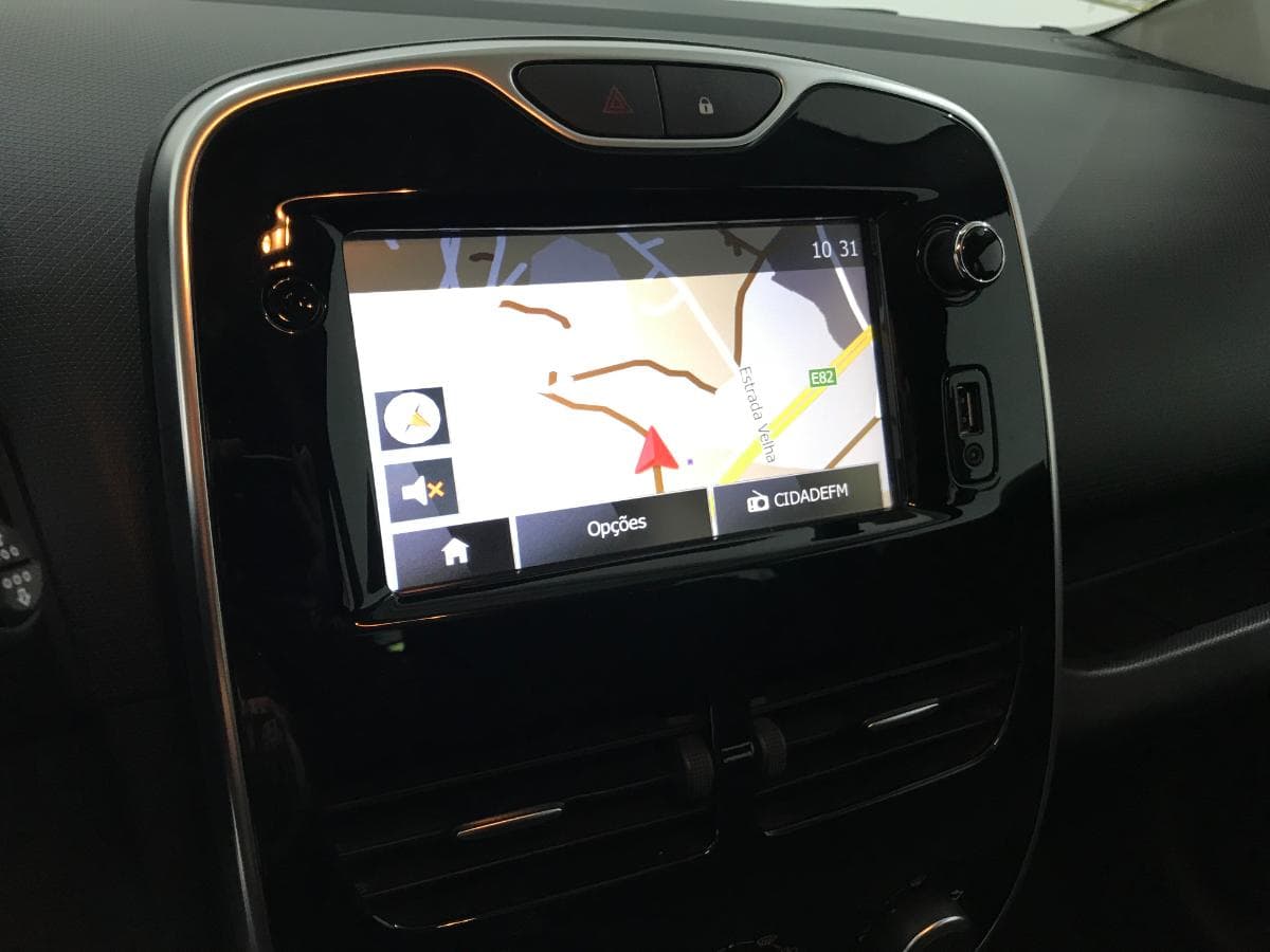 Renault Clio 1.5DCI · Ano 2015 — image 33