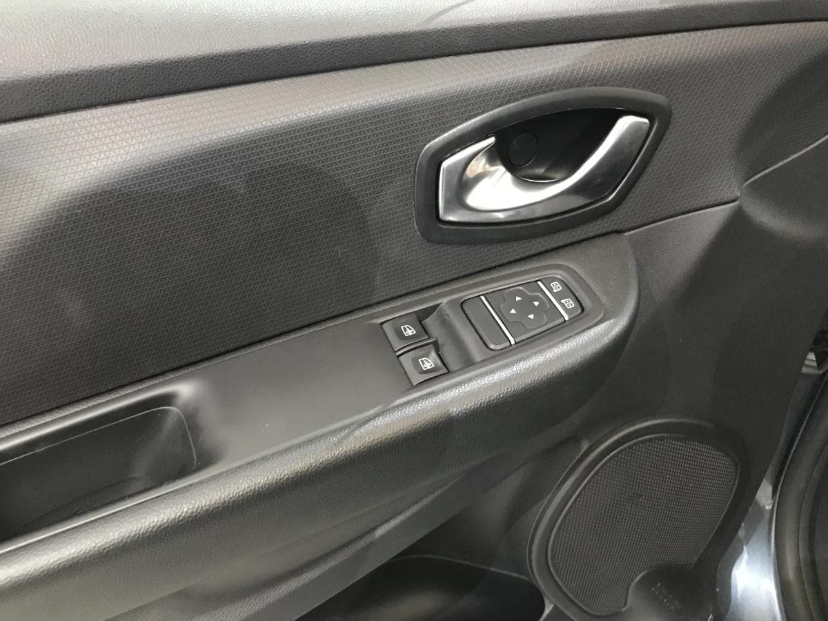 Renault Clio 1.5DCI · Ano 2019 — imagen 17