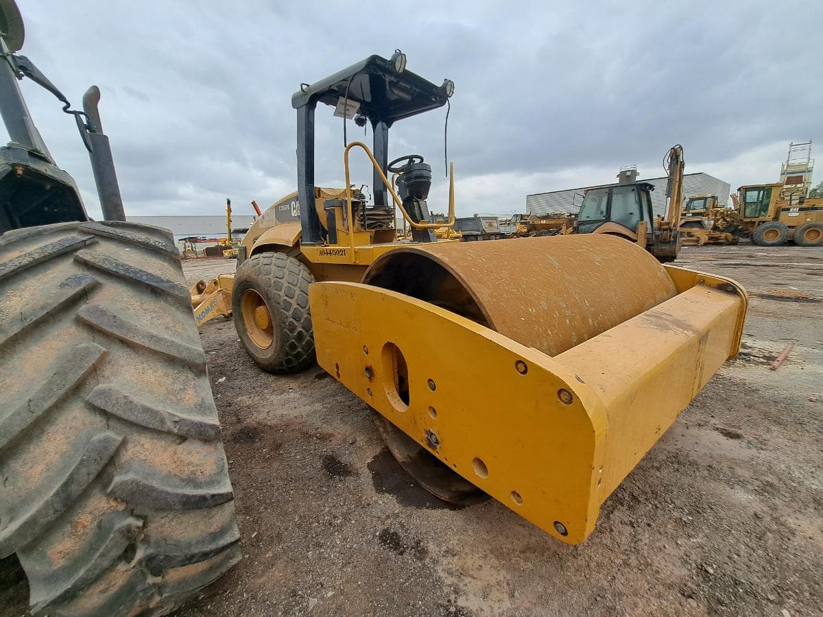 Cilindro (15 T) CATERPILLAR CS583 · Viana — imagem 4