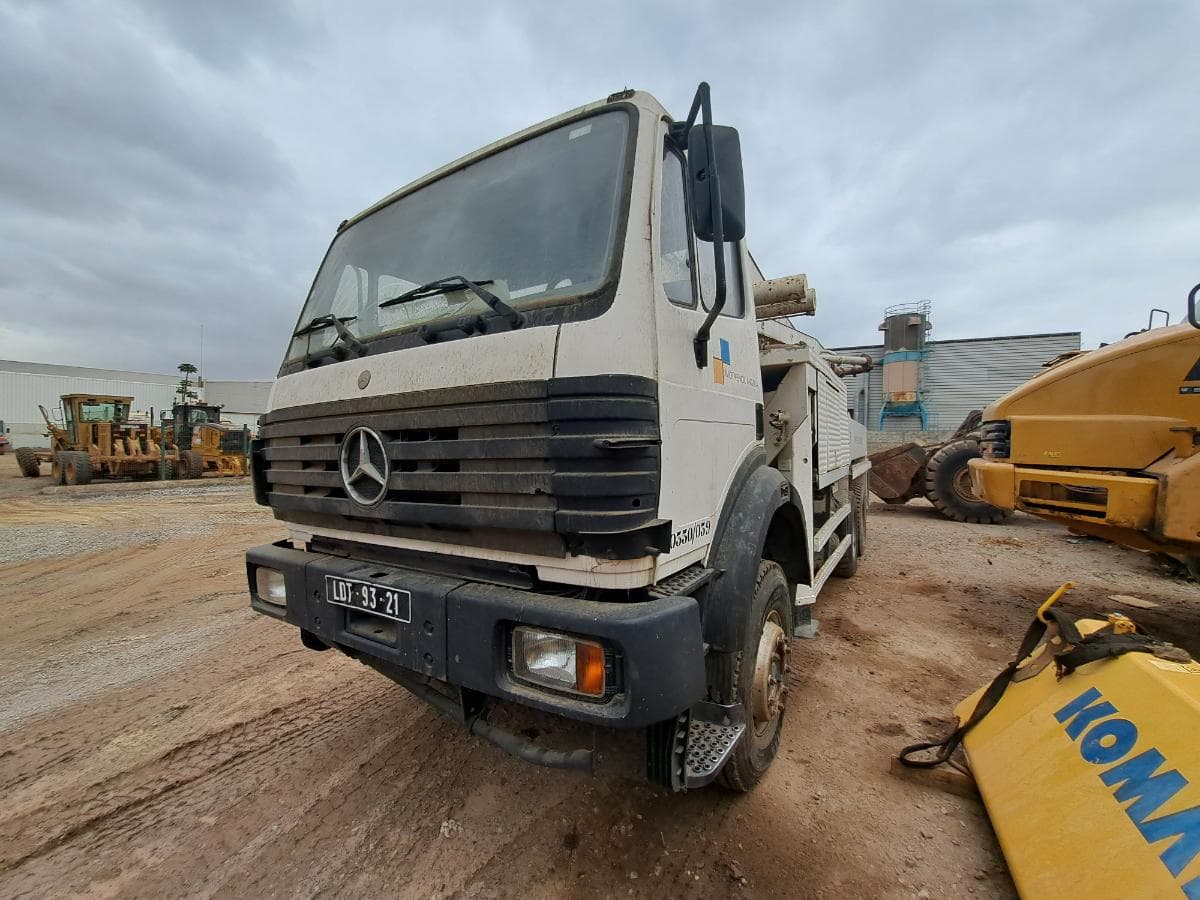 Autobomba de Betão (32M) MERCEDES-BENZ 2631-PUTZ 33/29 90M · Viana — imagen 1