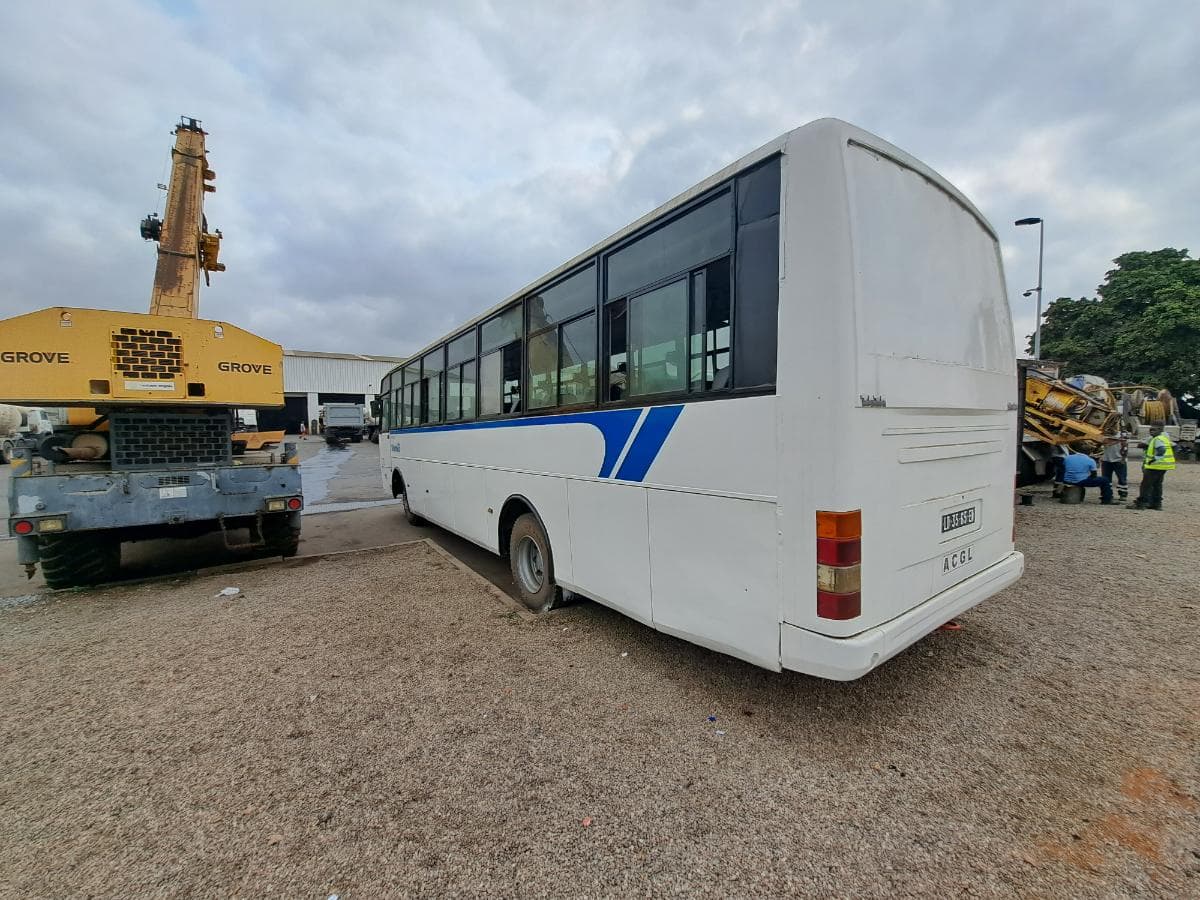 Autocarro TATA de 60 a 69 Lugares  · Viana — imagen 9