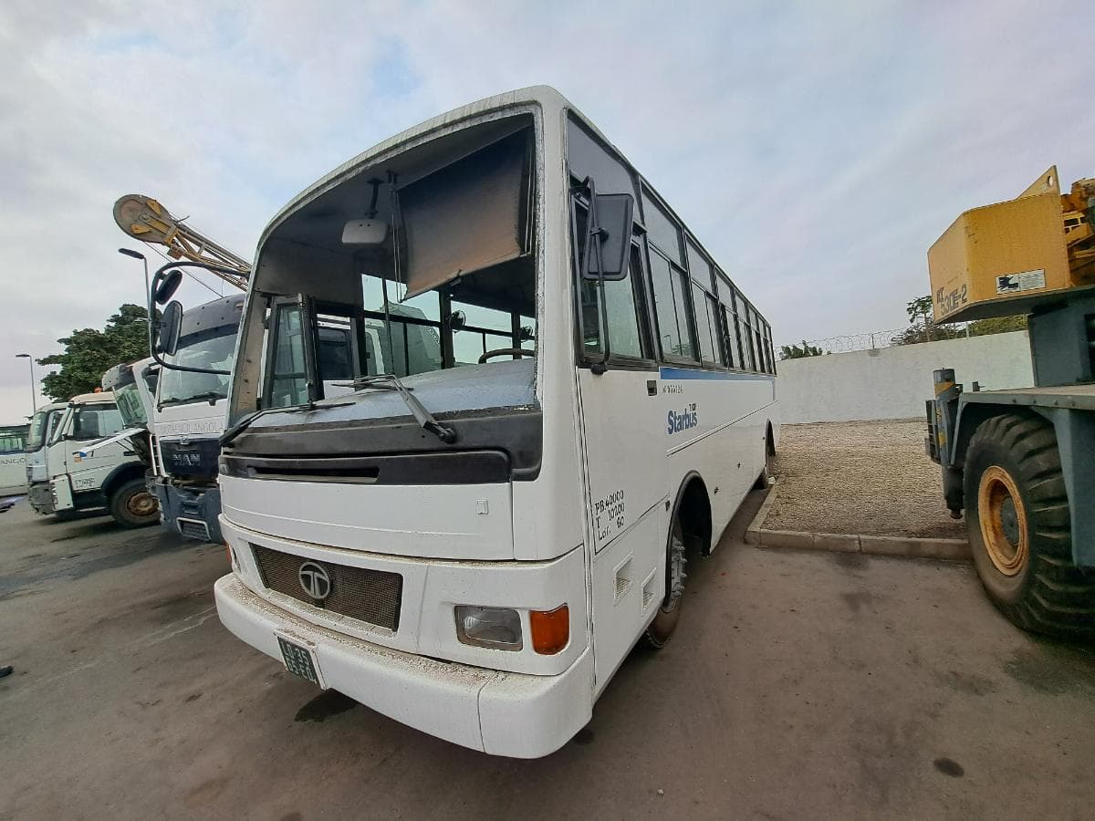 Autocarro TATA de 60 a 69 Lugares  · Viana
