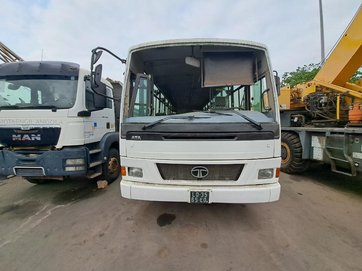 Autocarro TATA de 60 a 69 Lugares  · Viana — imagen 8