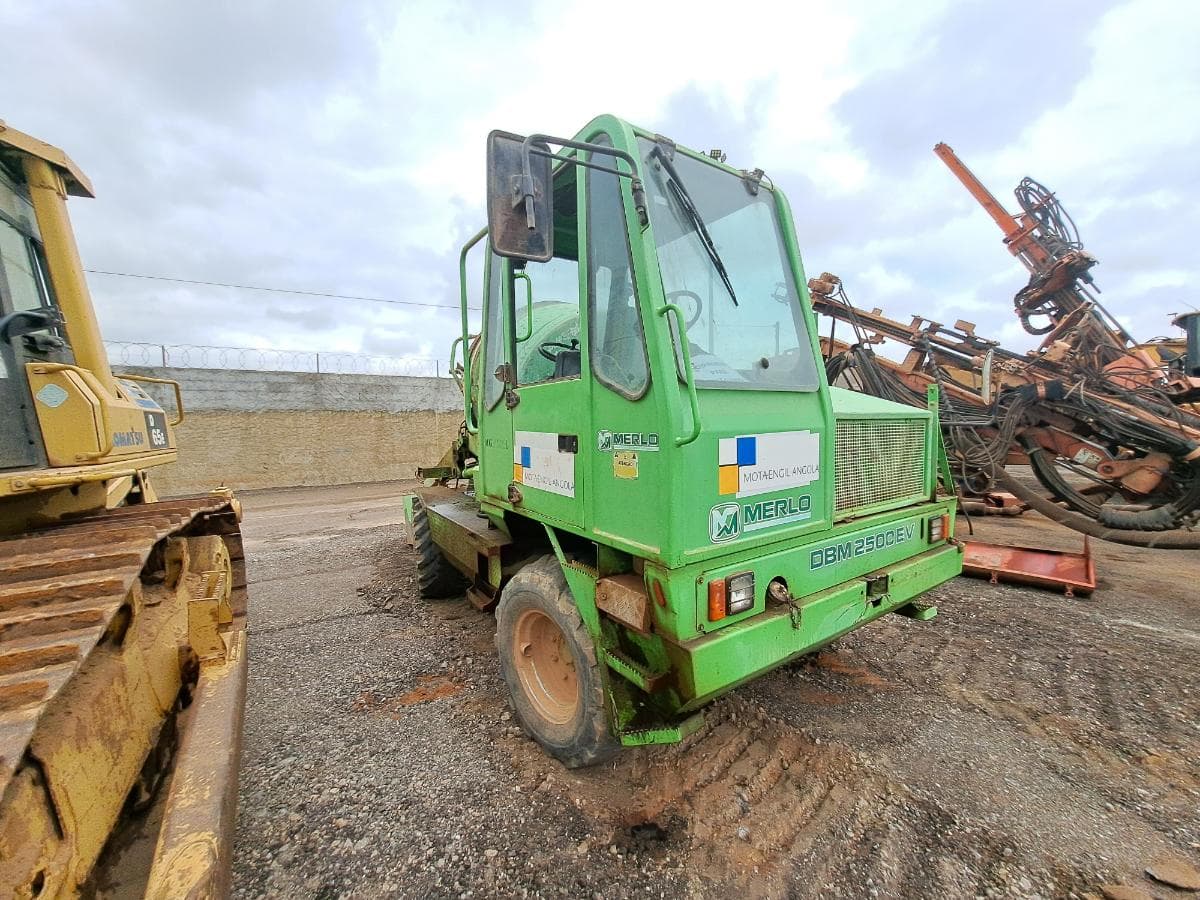 Betoneira Móvel (3M3) MERLO DBM 2500 EV · Viana — image 3