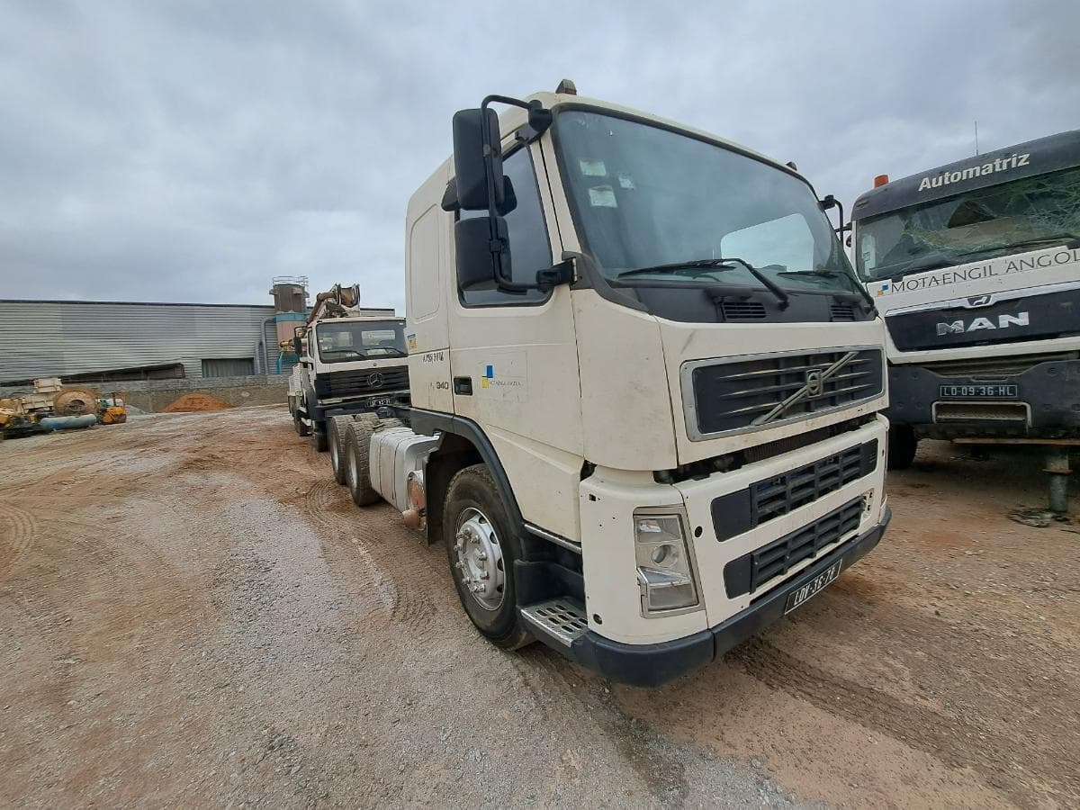 Camião Trator (6X4) VOLVO FM 12-36 · Viana — image 2