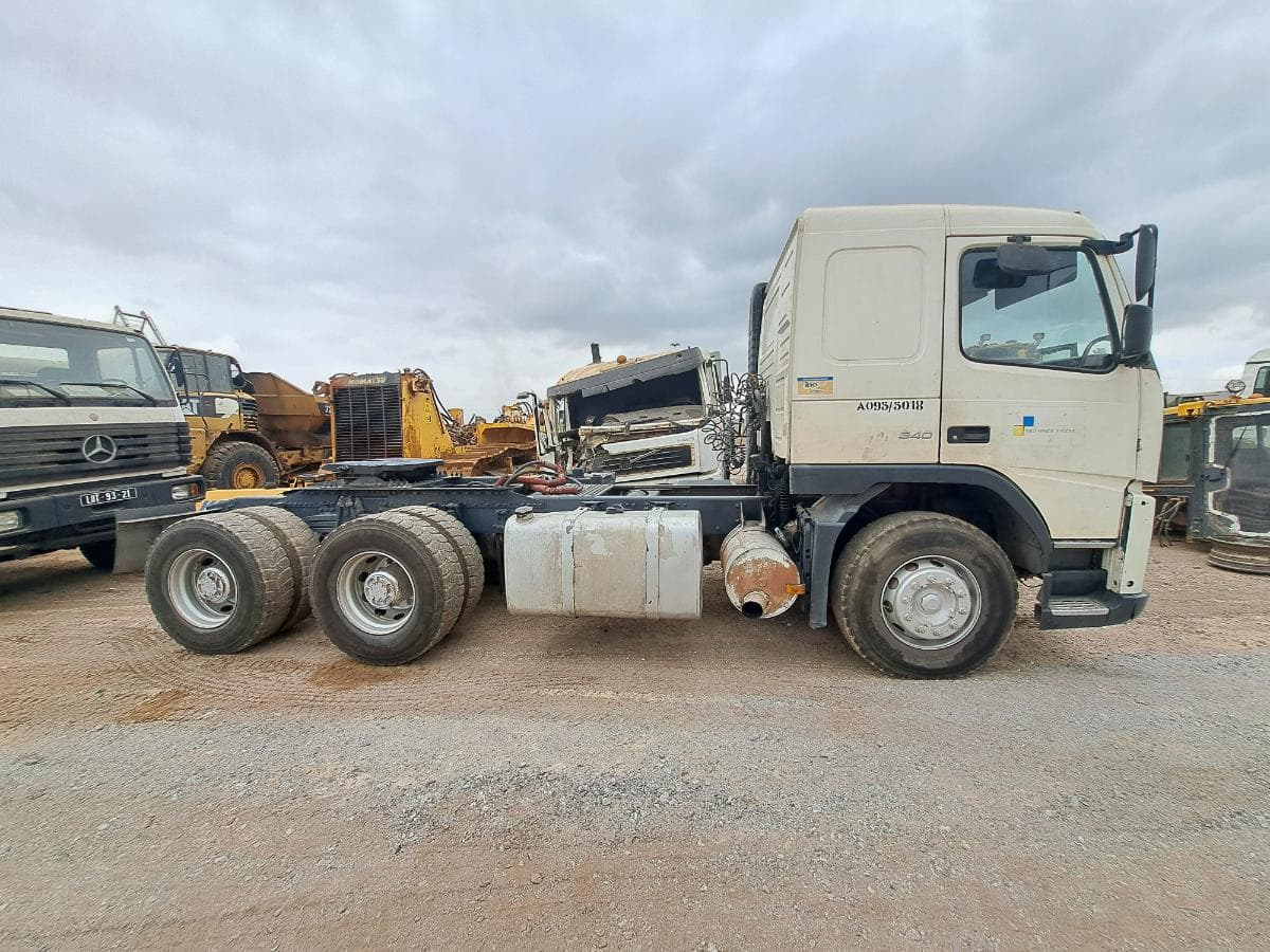 Camião Trator (6X4) VOLVO FM 12-36 · Viana — image 5